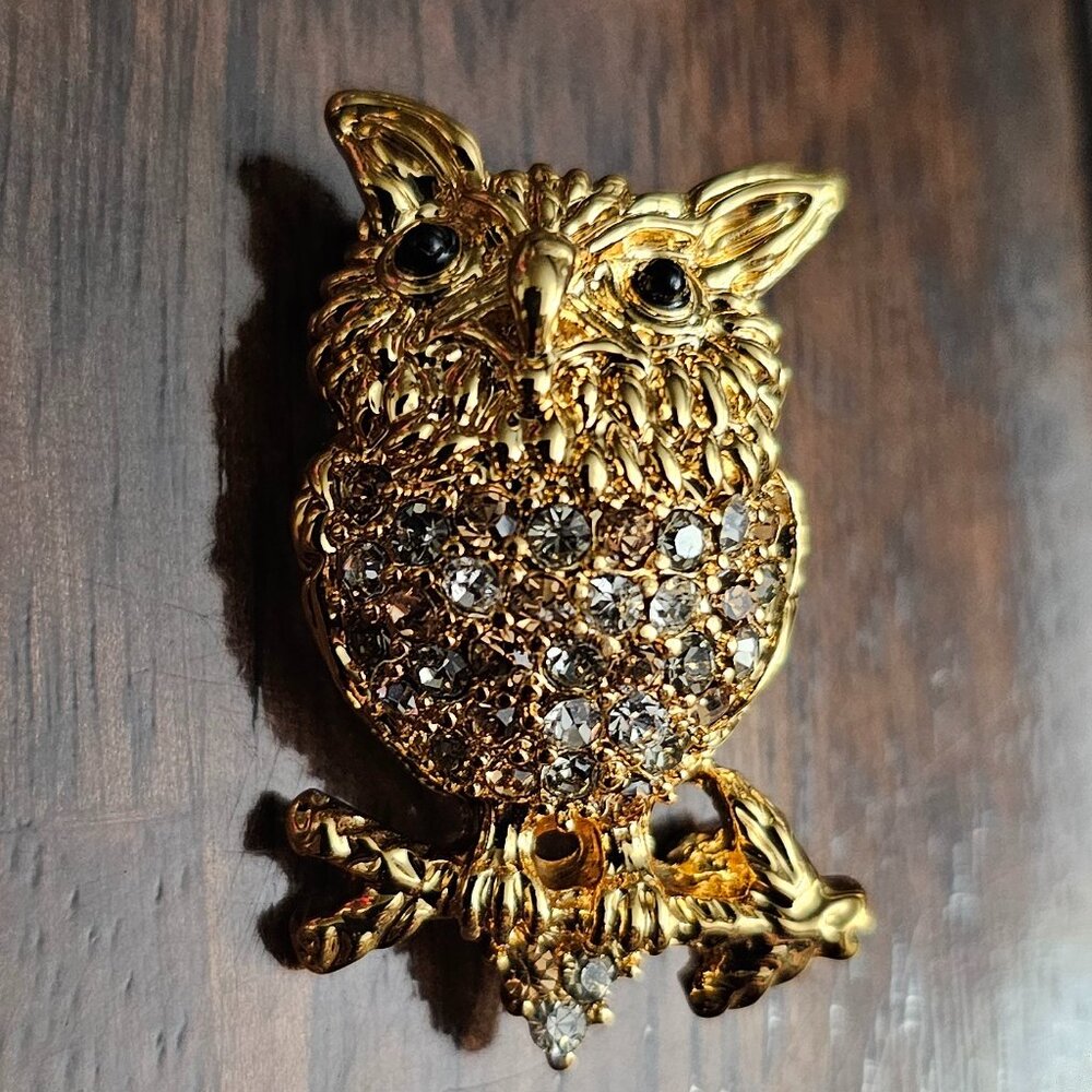 Vintage MMA CN Ciner Owl Brooch Pin Gold Tone